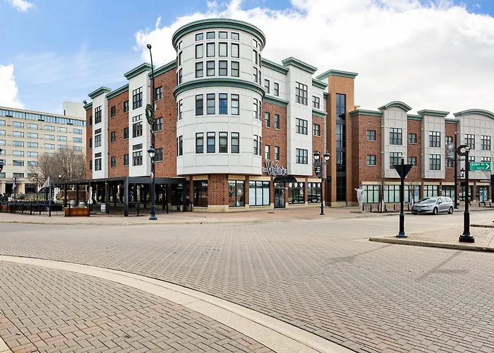 Iowa River Landing Luxury 2-Bed & 2-Bath Condo
