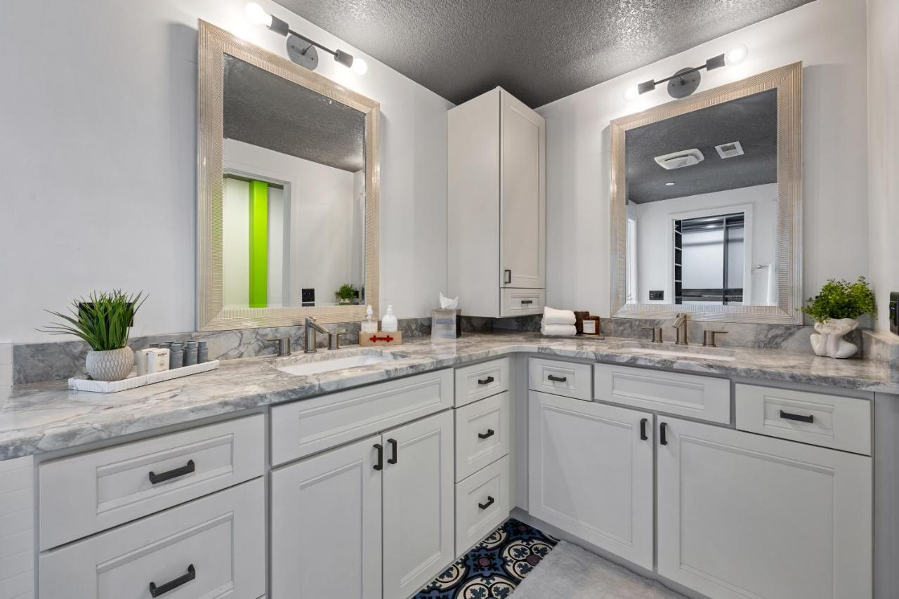 Iowa River Landing Luxury 2-bed & 2-bath Apartment Coralville
