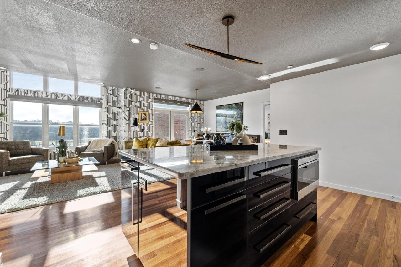 Iowa River Landing Luxury 2-bed & 2-bath * Coralville