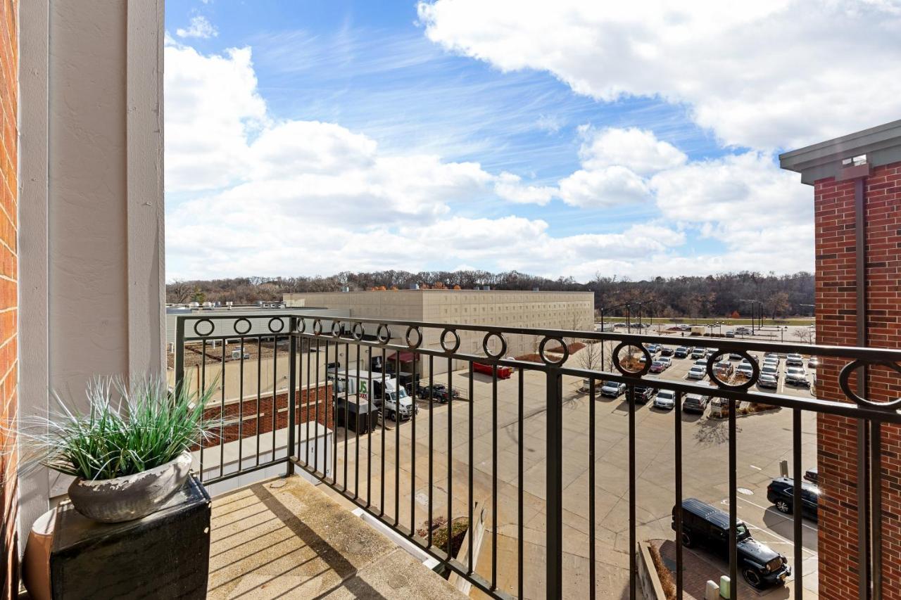 Iowa River Landing Luxury 2-bed & 2-bath