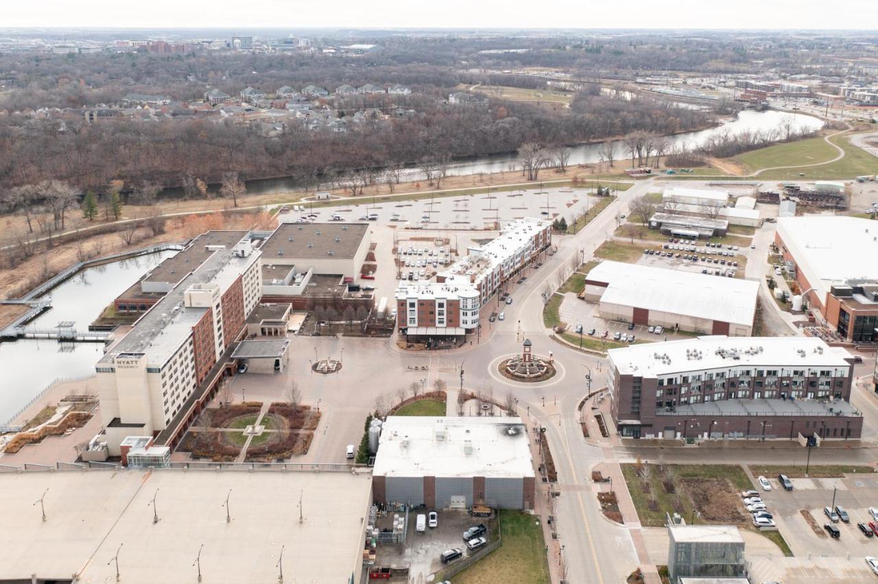 Iowa River Landing Luxury 2-bed & 2-bath * Coralville