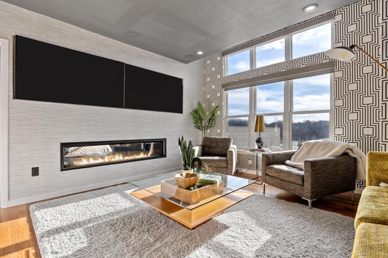 Iowa River Landing Luxury 2-bed & 2-bath Coralville